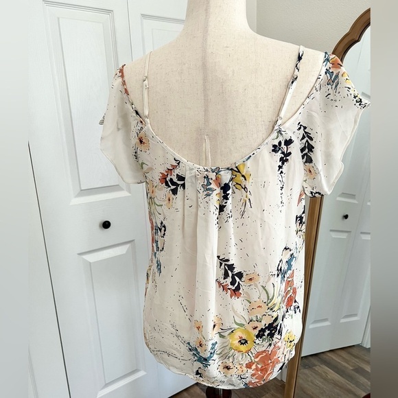 Joie floral cold shoulder flutter sleeve silk top Small - Picture 5 of 6